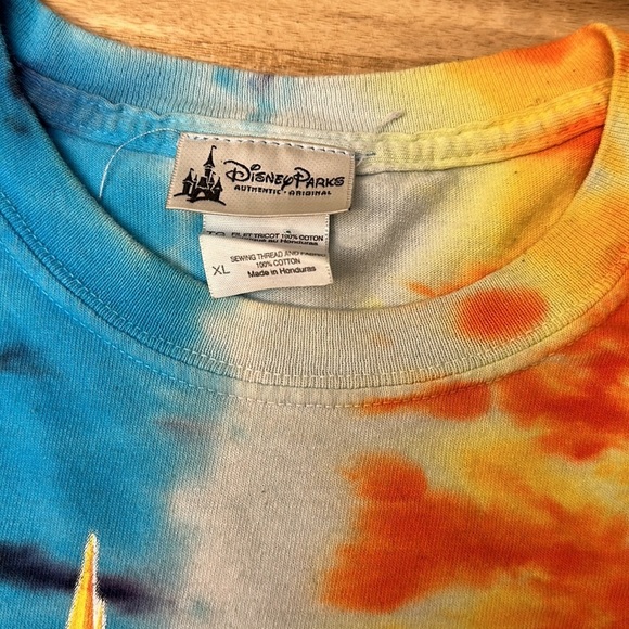 DISNEY PARKS ⭐️  VINTAGE 2013 tie dye tshirt - Picture 4 of 4